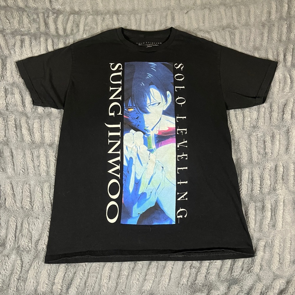 Solo Leveling Sung Jinwoo Black Graphic T-Shirt‎ Mens Medium Crunchyroll Anime